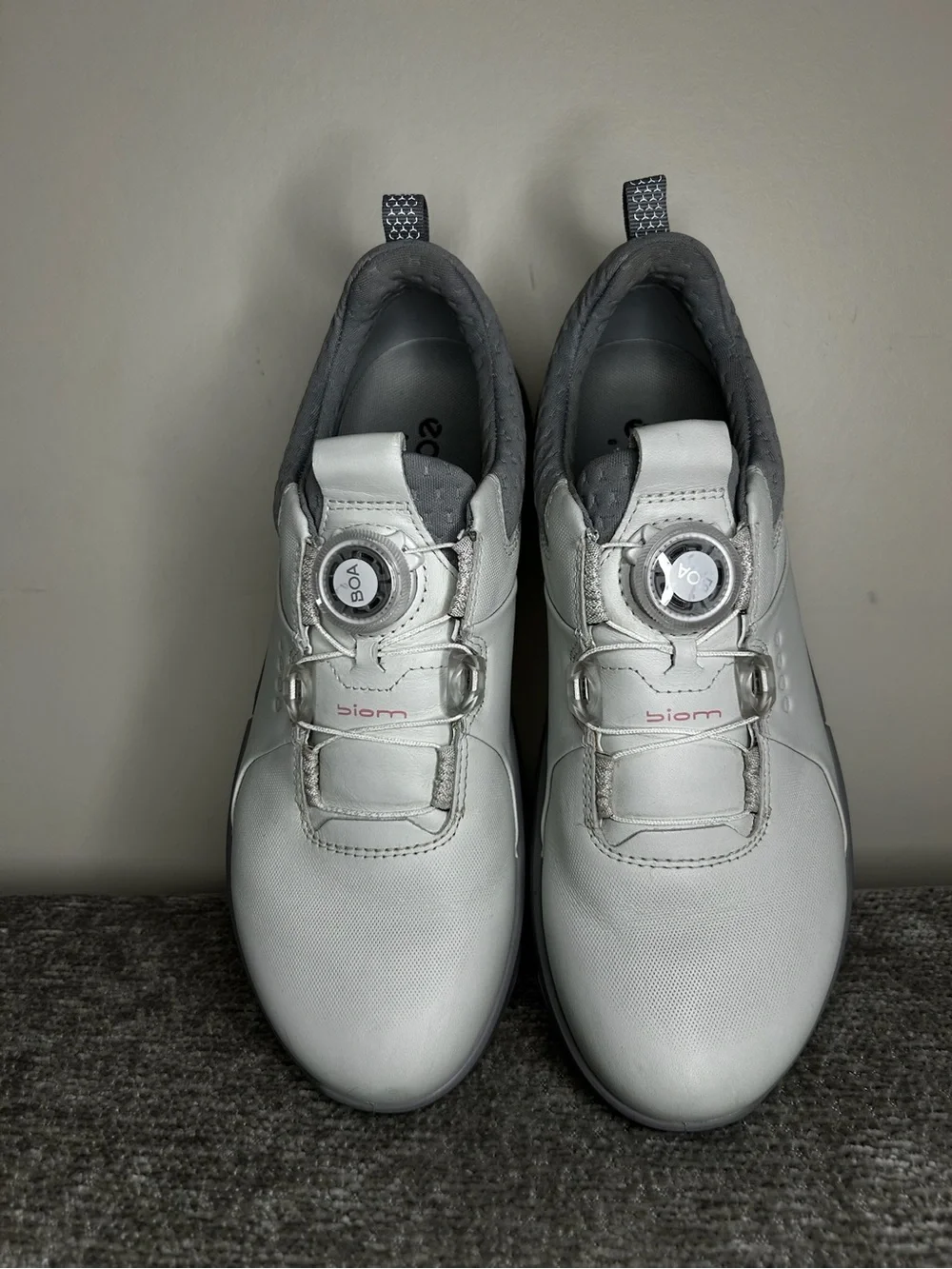 Ecco Women’s White and Gray Dial-Lace Casual Sneakers